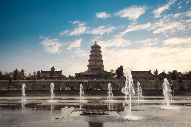 大雁塔北广场：亚洲的喷泉广场和的水景广场